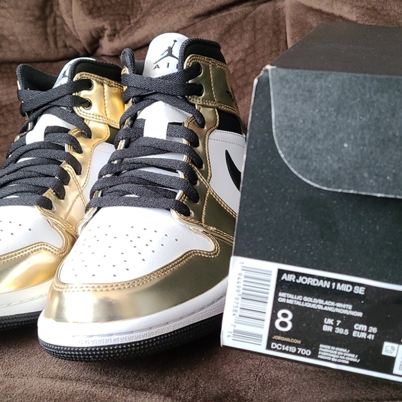 Air Jordan 1 Mid Metallic Gold main image 5